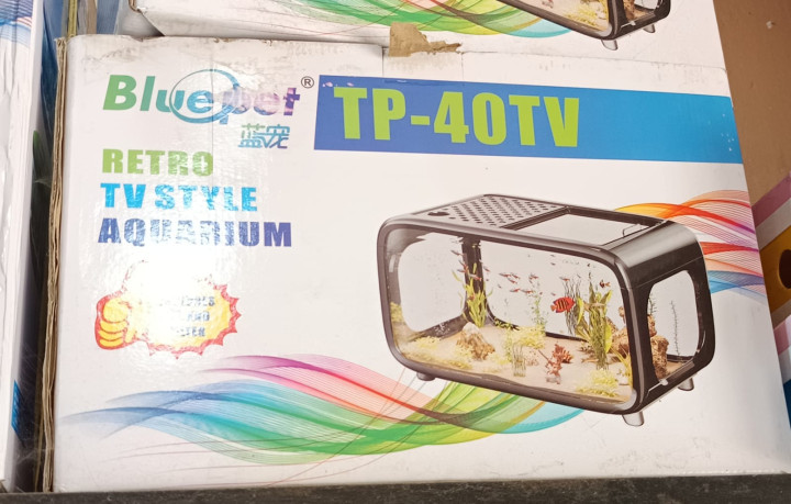 retro tv style aquarium